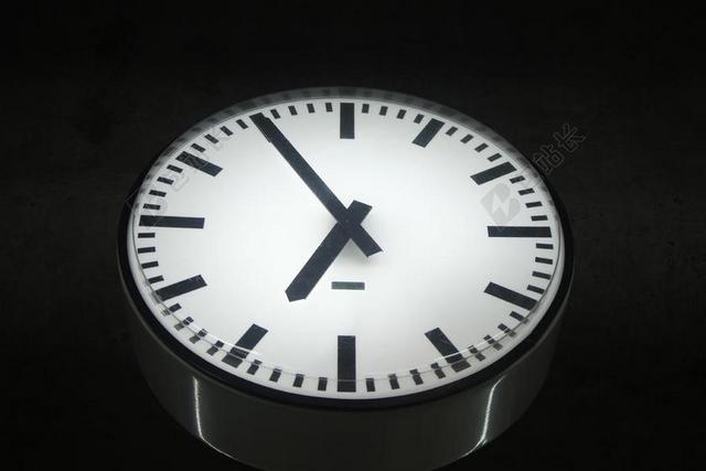 时间 时钟 晚上 黑 白 夜 一天 七 六 数 拨号