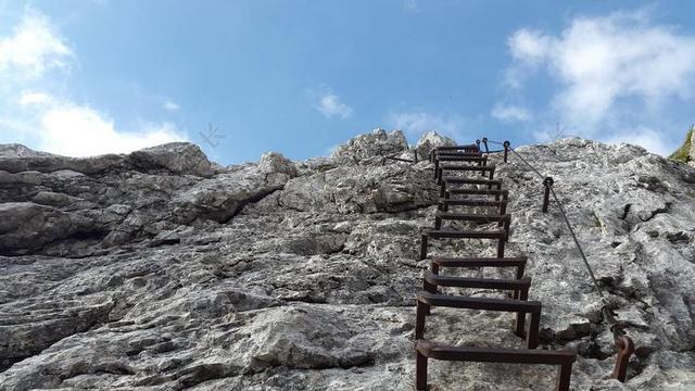 攀登 ALPSPITZE 头 梯子横档 踢 逐步 离 高度