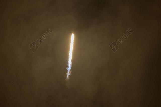 火箭发射 SPACEX公司 升空 启动 火焰 推进 空间 火箭