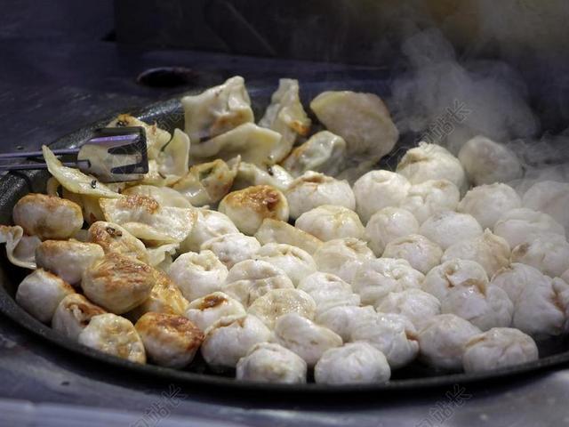 饺子 面团 填充 油性 热 中国 面粉 传统的 肉 小吃
