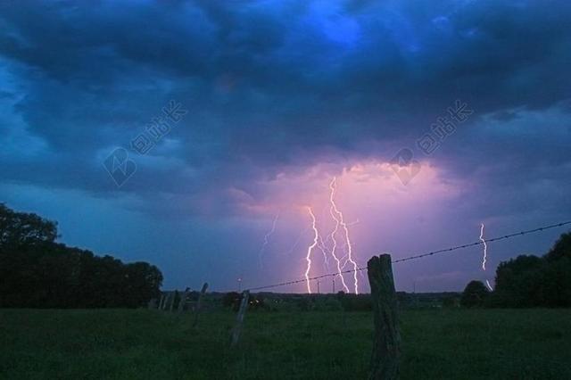 闪光 雷暴 风暴 迅雷 云 黄昏 阴云密布 积雨云 雨 夜