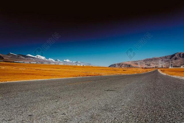 自然西藏公路拉鲁湿地背景图片