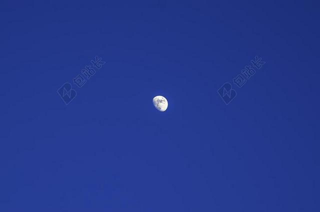 天空月球纹路背景图片