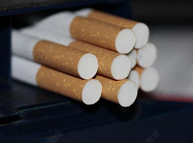 营销销售堆积的香烟背景图片
