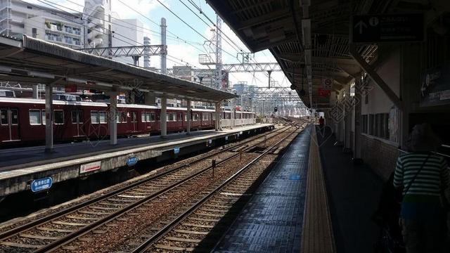 日本 大阪 车站 电车 铁轨