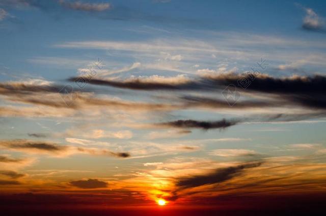 日落 天空 傍晚的天空 云 ABENDSTIMMUNG 在黄昏