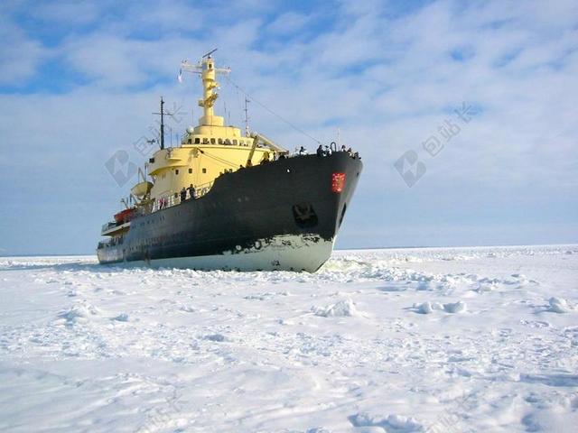 破冰船 海湾波的尼亚 MER DE GLACE 雪 冬天 船舶