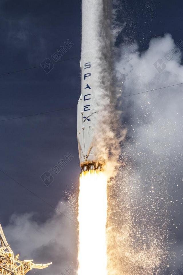 火箭发射 SPACEX公司 升空 启动 火焰 推进 空间 火箭