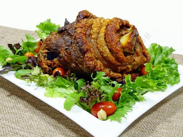 火腿飞 猪肘 烤 肉 腿 德国 食品 蔬菜 蕃茄 脆皮