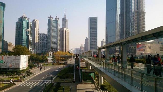 黑色建筑浪漫都市建设天空地面车辆背景图片