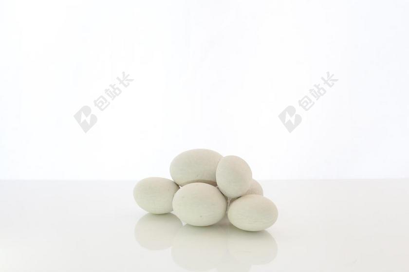 白色鹅卵石 白色背景 白 自然 卵石 石 矿产 温泉 材料