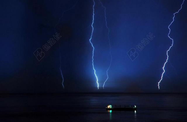闪电 海 天空 风暴 自然 海洋 光 水 天气 引人注目