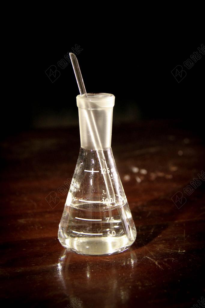 化学化工生物实验用品设备小烧瓶玻璃棒溶剂溶解背景图片