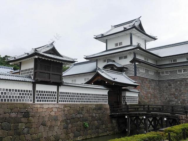 旅游景点参观建筑古代名胜古迹日式日本金泽城公园背景图片