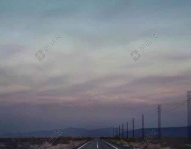 道路上的行驶的汽车H5素材背景
