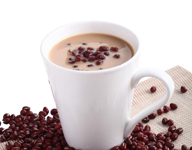 美味的红豆奶茶