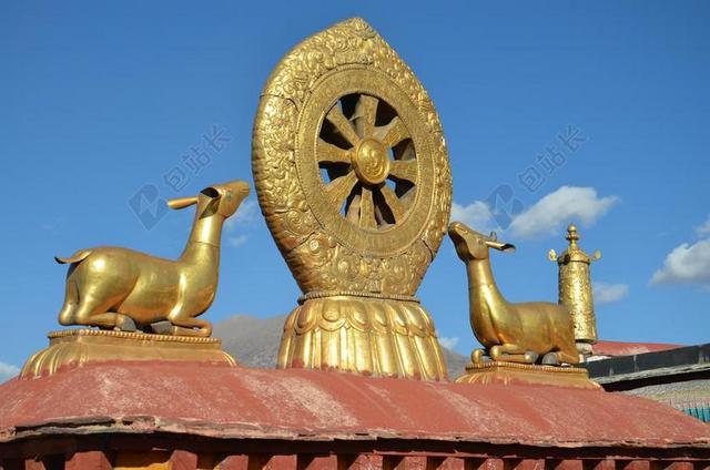 西藏 拉萨 大昭寺 房顶 金顶 旅行 蓝天