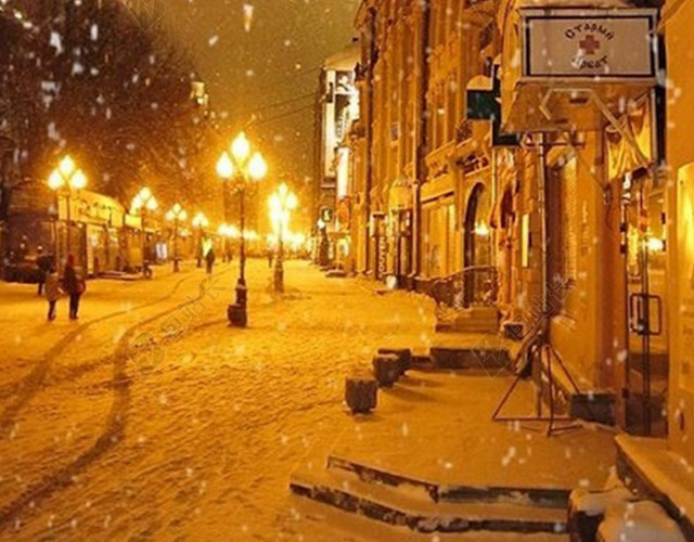 浪漫的雪景街道