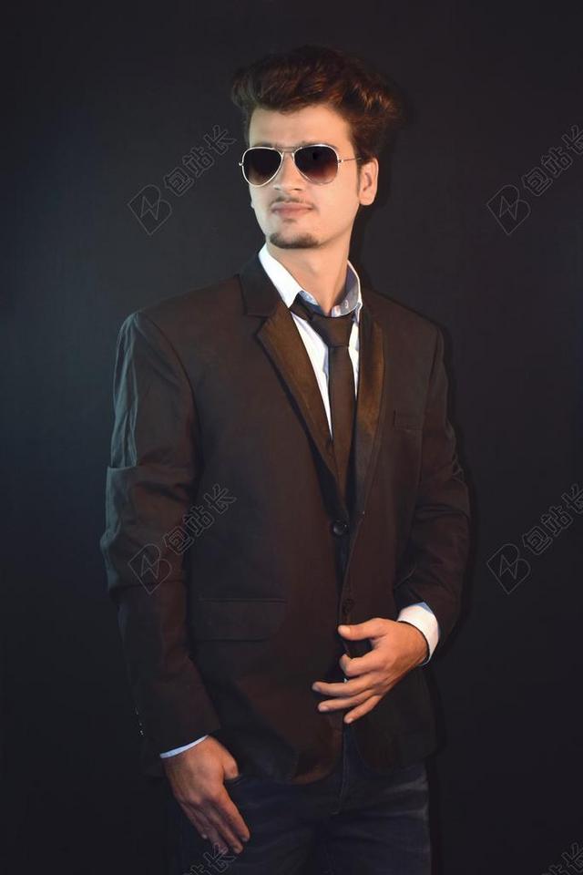 广告时尚男子模特背景图片