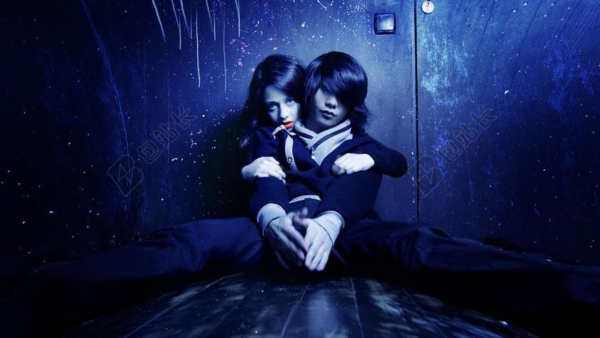 咬伤 吸血鬼 夫妇 幽灵 哥特式 雾 夜 恐怖 吸血鬼的牙齿