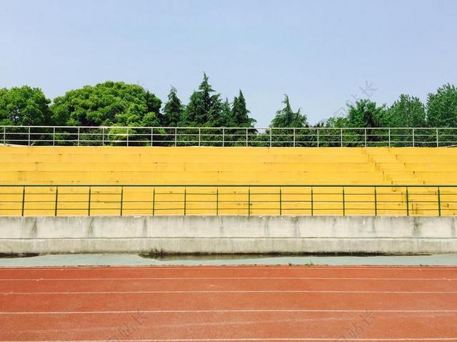 操场 看台 学校 跟踪 体育场 体育