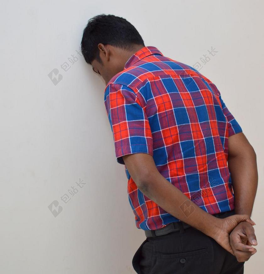 白色男人压力格子背景图片