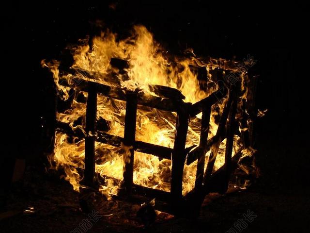框 木材 火灾 夜