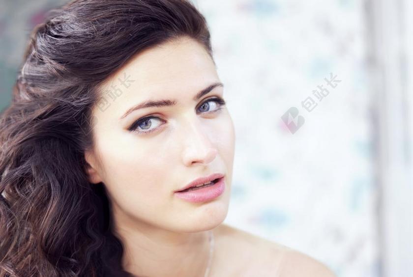 时尚女性面部肖像特写背景图片