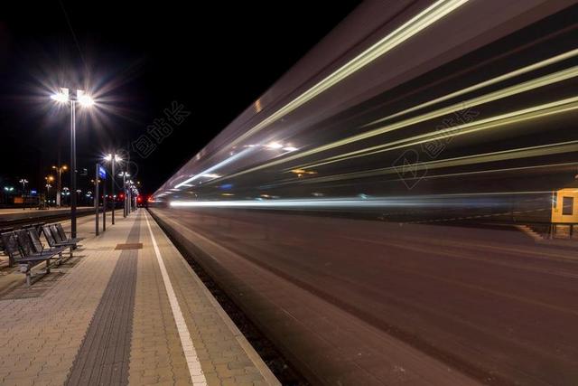 夜间照片 夜间摄影 灯 照明 夜 火车站 火车 铁路交通