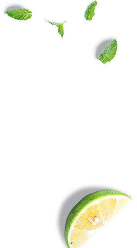 绿色柠檬切片漂浮