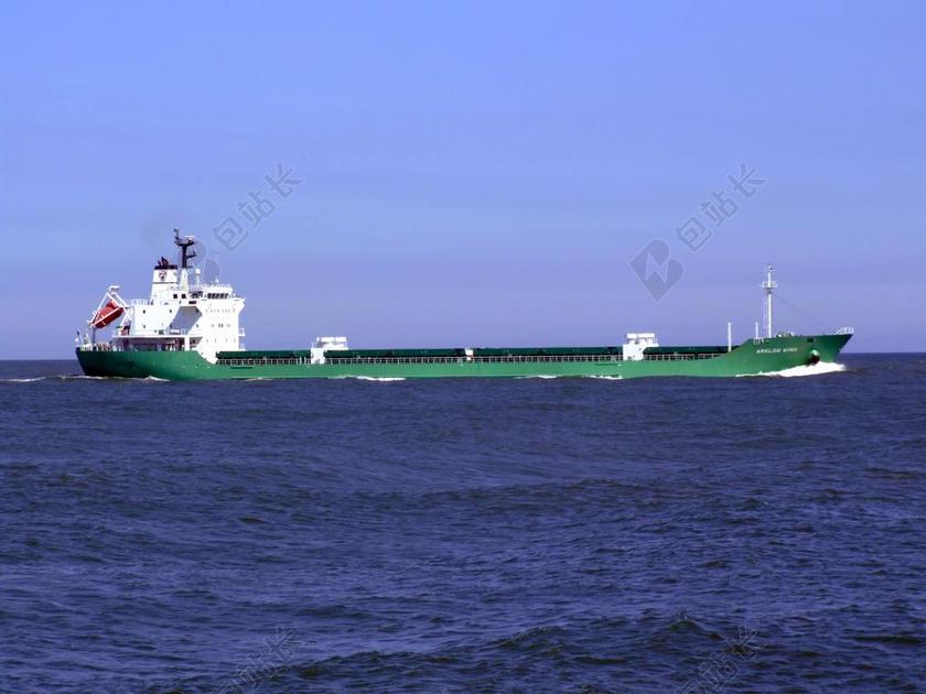 蓝色航海清新唯美船只海上漂泊宣传背景图片