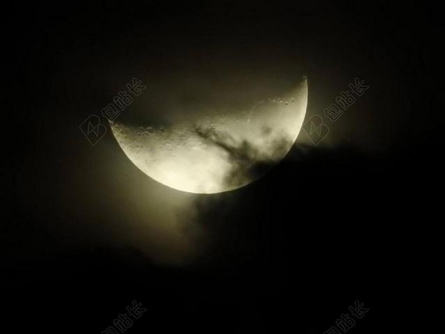月亮满月云阴影天空夜戽水车日落多云阴天 包站长