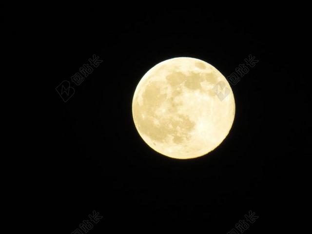 自然夜晚金色的圆月背景图片