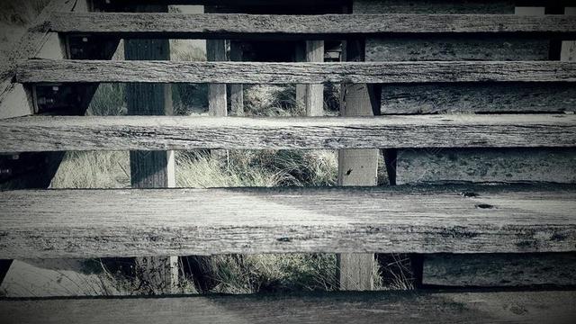 黑白广告文艺格调木阶梯宣传背景图片