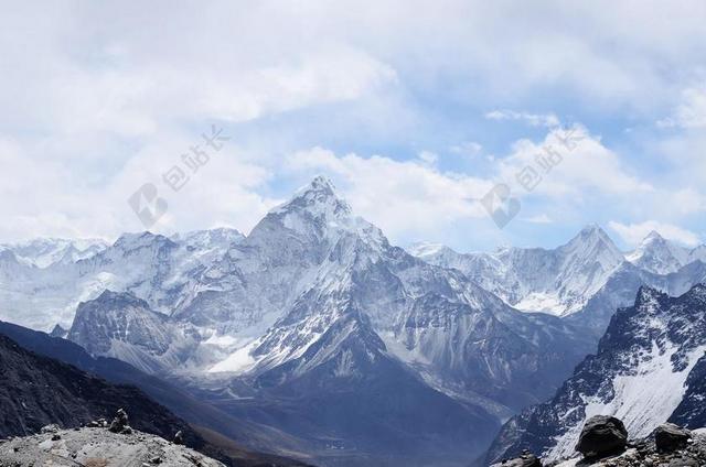 白色自然风景雄奇的雪上背景图片