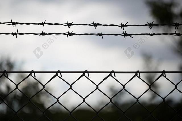 BARBWIRE 受保护 没有条目 危险 主动变更 铁丝网 边境