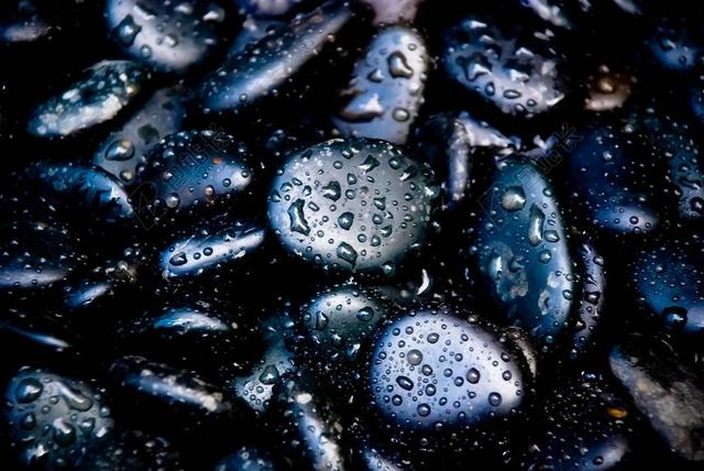 滚子 黑色鹅卵石 雨 鹅卵石