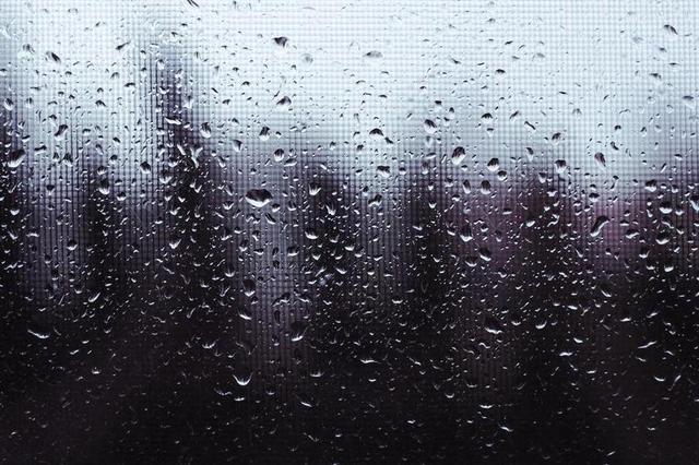 雨 窗口 湿 天气 雨滴 玻璃 玻璃 液体 冷凝 水滴