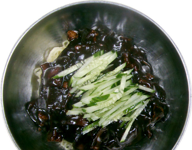 风味韩国炸酱面PNG