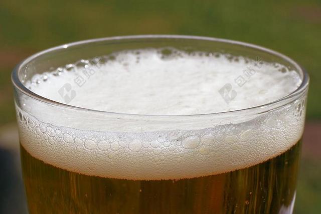 啤酒 啤酒玻璃 泡沫 啤酒泡沫 冠啤酒 喝 口渴 小食 止渴