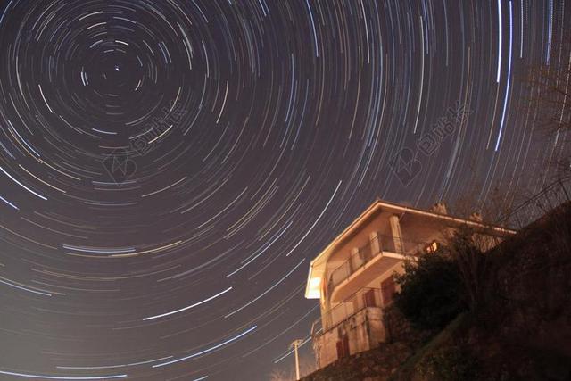 夜晚的天空 星光 星星 步道 旋转 曝光 夜 天空 空间