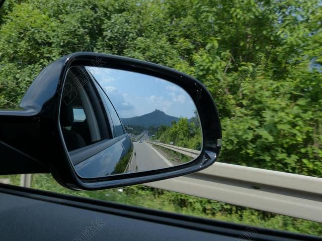 后视镜 镜子 汽车 车辆 路 公路 交通 驾驶一辆车