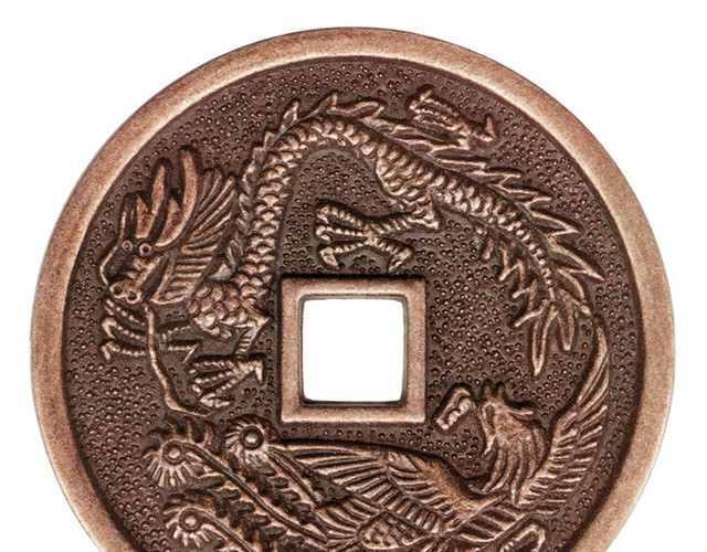 雕刻龙和凤的铜钱