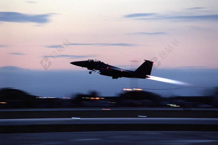 喷射 战斗机 飞机 军事 侧影 日落 晚上 黄昏 飞行