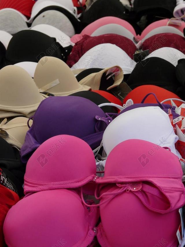 女性内衣文胸服装背景图片