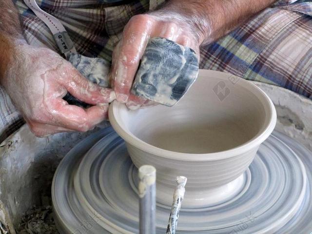 匠心之轮手工制作瓷器手工艺品背景图片
