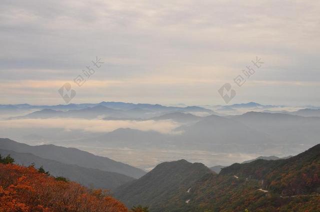 户外自然景观岩石山石云海背景图片