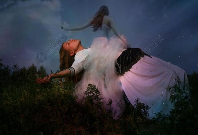 长发白衣玄幻梦幻飞行女背景图片