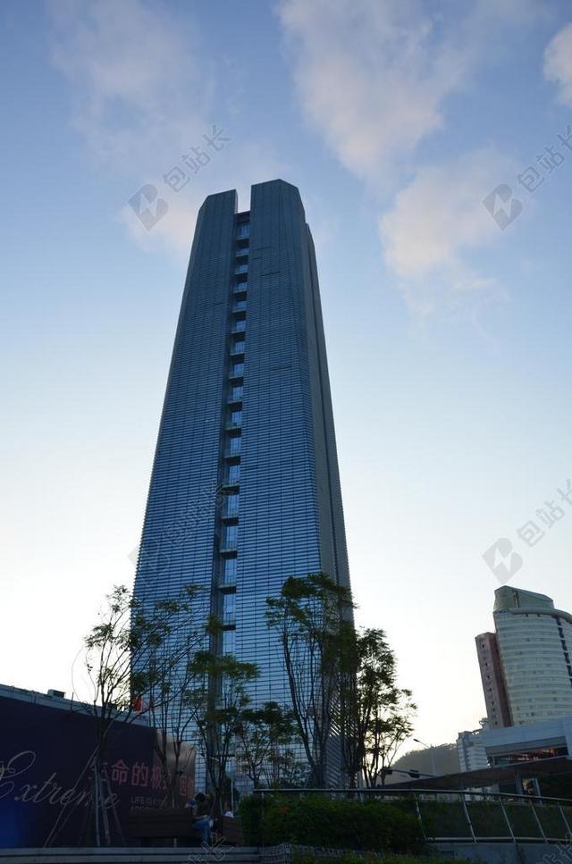 蓝色现代建筑城市摩天大楼背景图片