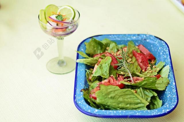 白色餐饮饮食新鲜蔬菜瘦身背景图片